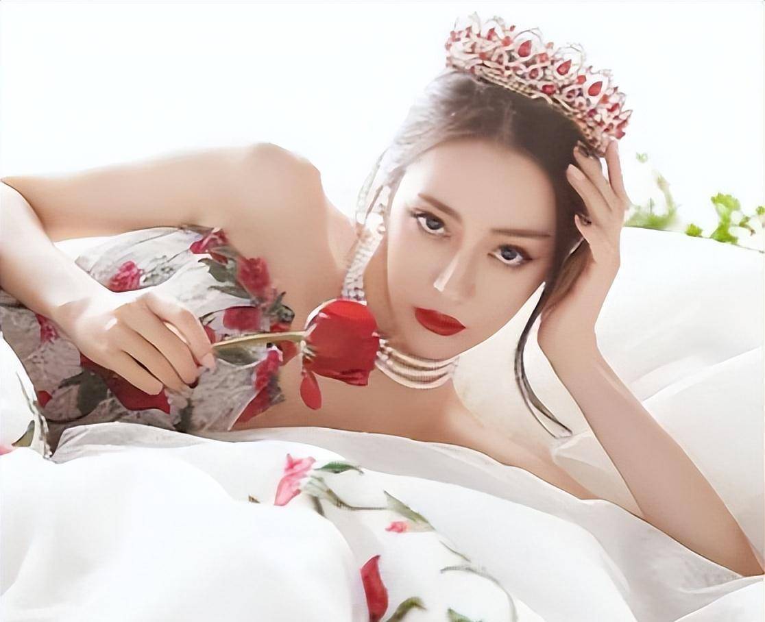 娱乐圈最美7位女明星"皇冠"造型,谁才是你心中的公主殿下?