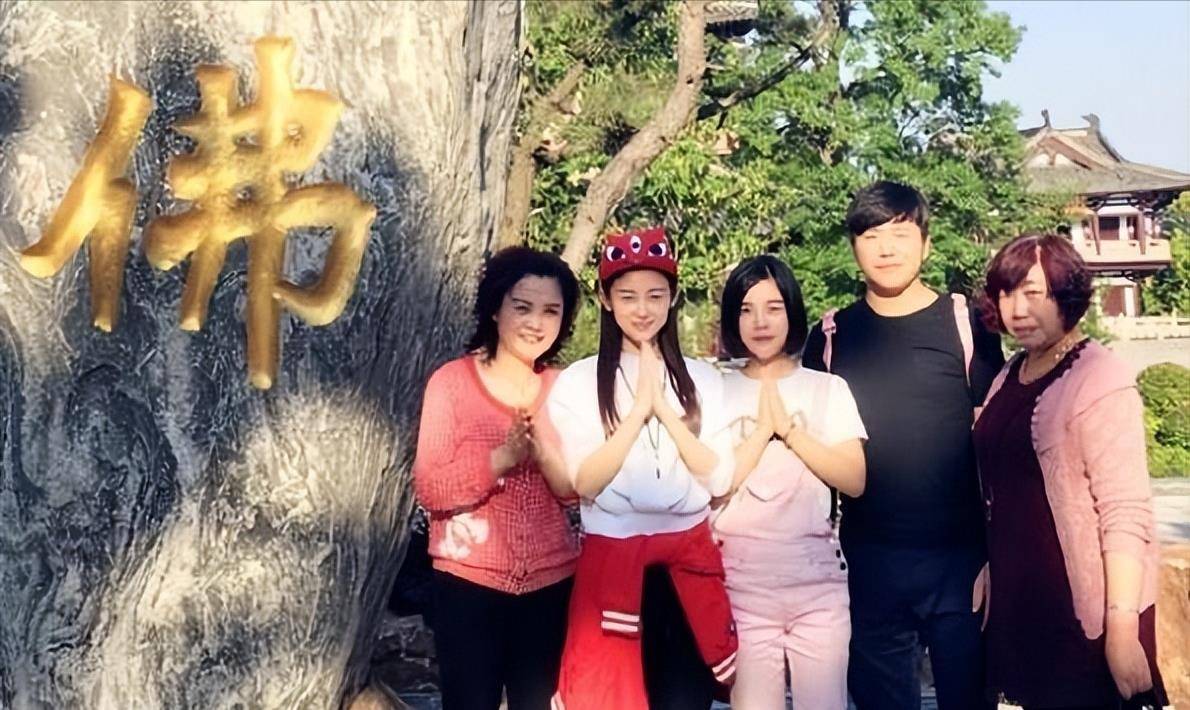 "摇钱树"徐婷:26岁全身溃烂痛苦离世,被全家八口榨干最后一滴血_许婷