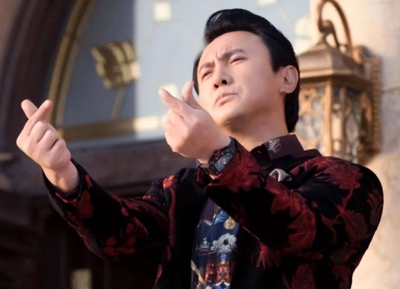 沈腾首部古装悬疑喜剧电影杀青,与张艺谋合作,三个细节引人担忧