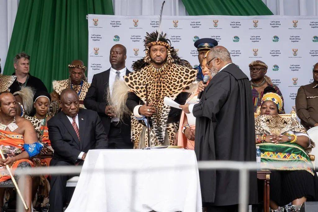 今天南非历经两件大事,但这个国家依旧安然无恙_祖鲁_游行_米苏