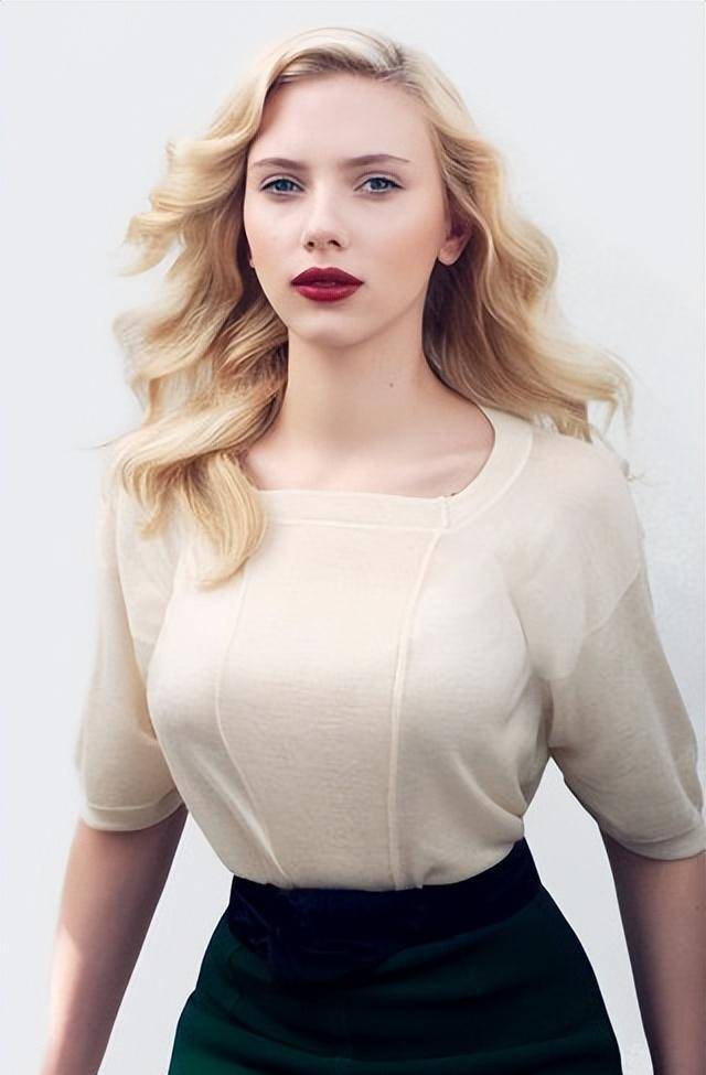 女神斯嘉丽美目丰唇烟嗓巨胸翘臀演技好,重点是演技,好你信吗?