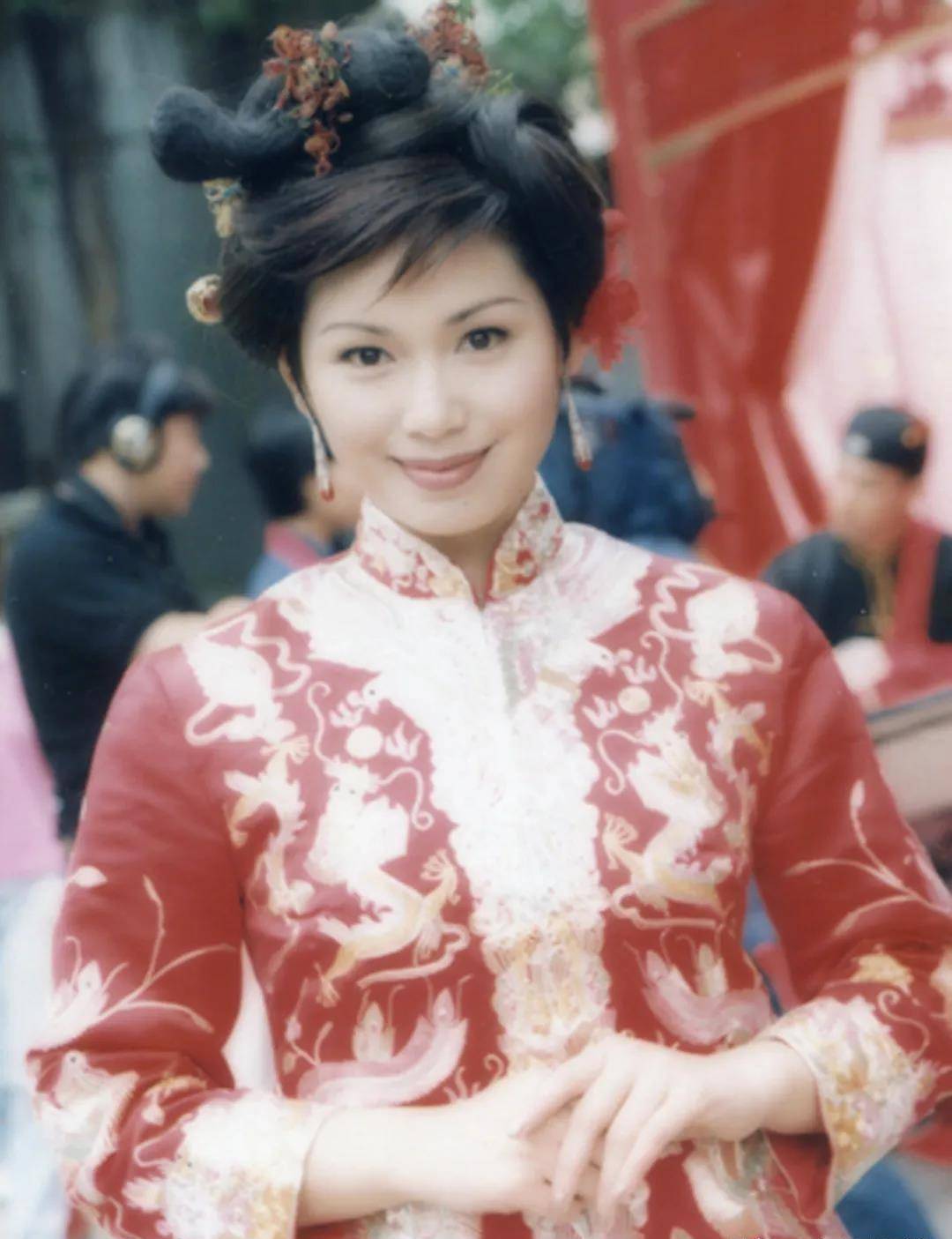 陈小春版《鹿鼎记》中的冯晓文,剧中冯晓文充满成时尚女性的妩媚,威严