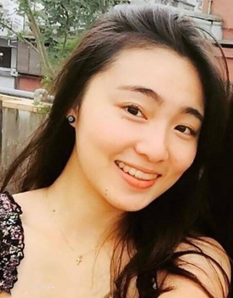 已被淡忘的童安格:初婚破碎再娶初恋情人,25岁的女儿貌美如花_陈美馨