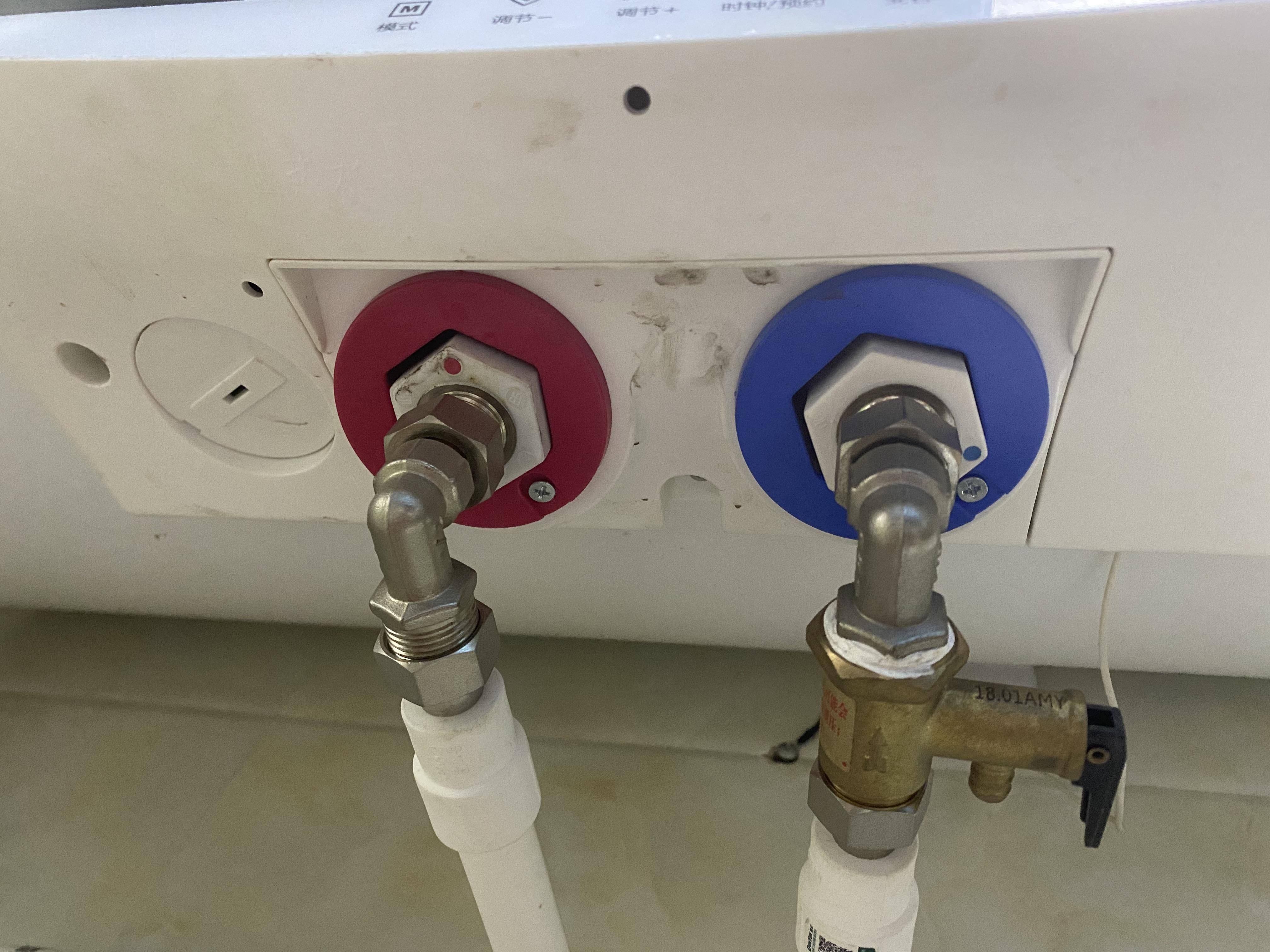 预防压力过大,电热水器在进水口处安装了一个泄压阀.