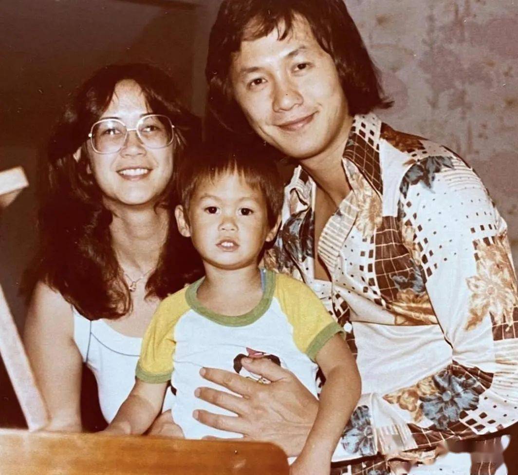 许冠杰患癌长子入院检查,熬过5年生存期太开心,感谢关心他的人_许怀欣