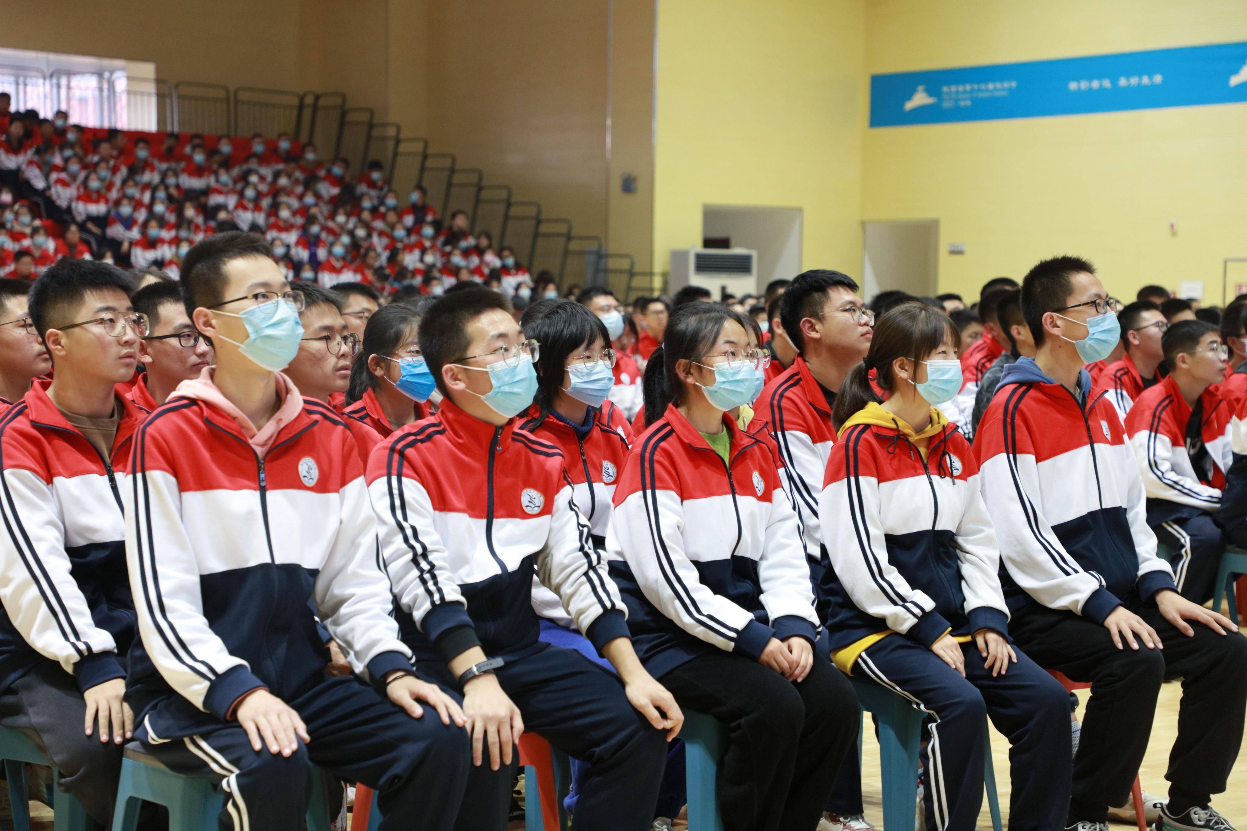 神木市法院党组书记,院长刘宝林到神木中学讲授法治课_未成年人_校园