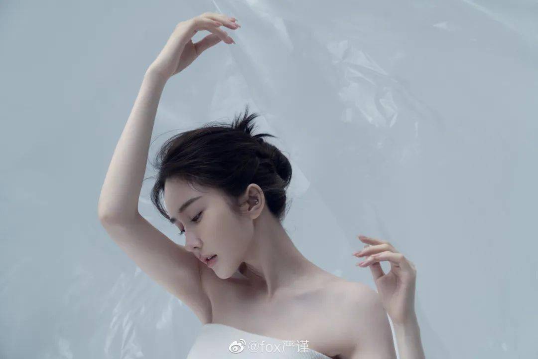 "没有人能拒绝严谨""合照杀手""素颜女神"1994.10.15