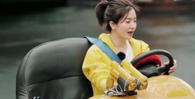 李晟被婆婆撞到呕吐不止,李佳航想推迟节目,妈妈:婆婆下手真狠_女明星