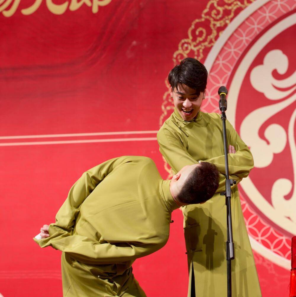 德云社张云雷与杨九郎,相声和私服一样一逗一捧_印花_郭德纲_字母