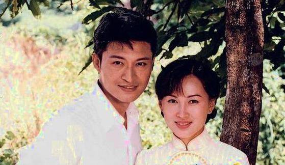 看着陈秀雯事业再次走上高峰后,林国雄又卷土重来,带着一个僧人朋友