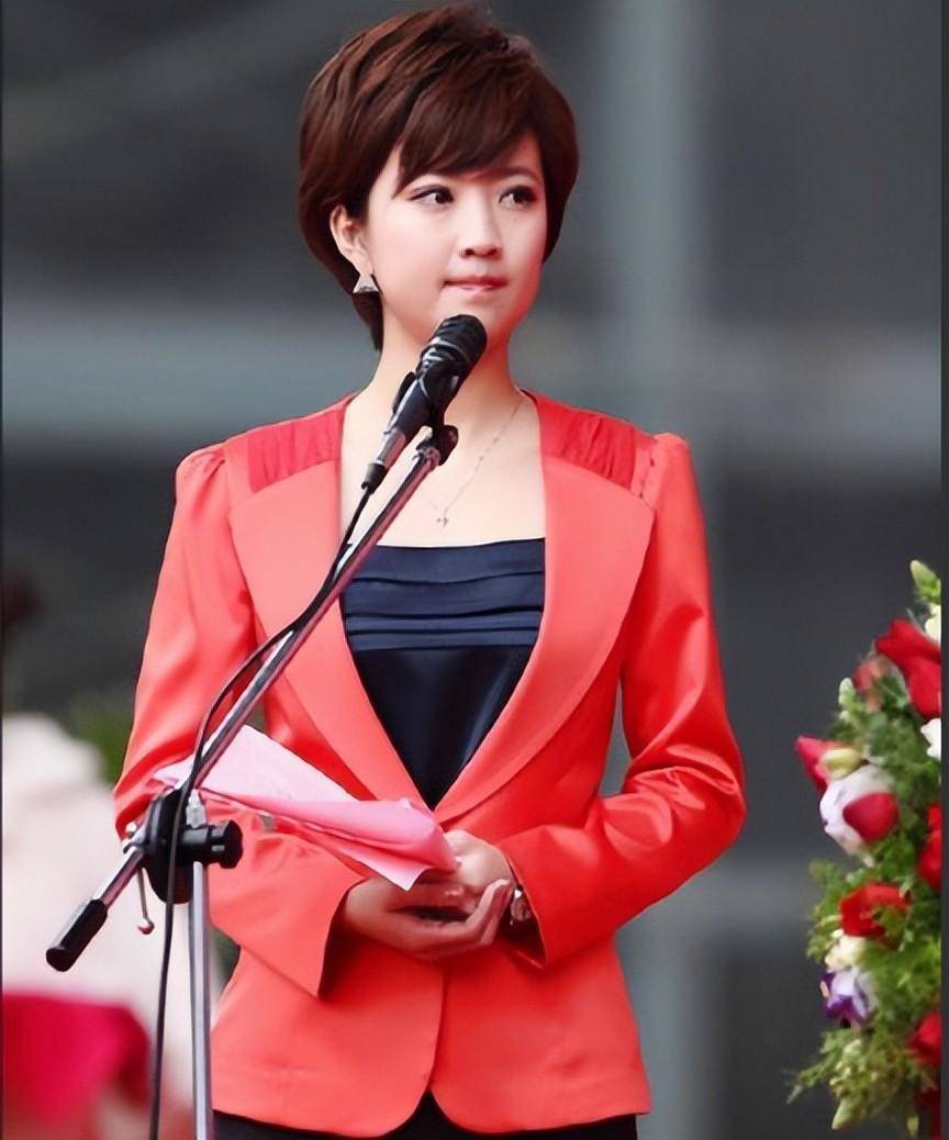 从云南台花旦到央视新秀,女主持人崔爽是怎么做到的?_观众_卫视_节目