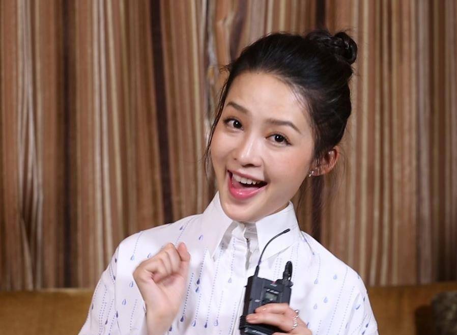 如今李沁将工作室挂靠在公钰涵的" 新生丽量 ",虽说公钰涵手上资源