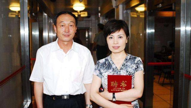 电视名嘴李瑞英,儿子坠楼挂断电话继续主持,观众痛批:六亲不认_工作
