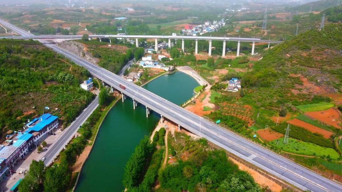 内乡县湍东镇花园村:实干铺就幸福之路"五星"照耀美丽乡村_群众_建设