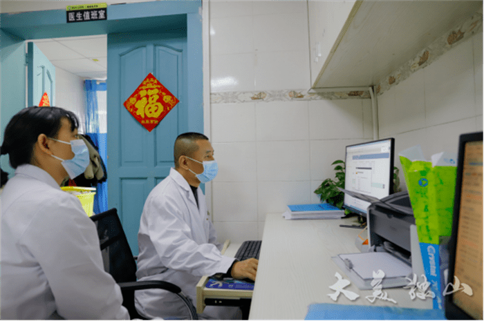 【东西部协作】 广帮医生林向东:期满再留任,"二进"黔南三年帮扶情暖