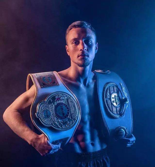 打工仔,却稳坐武林风63kg级别老大,无人能敌_丹尼斯·沃思_朱帅_魏锐