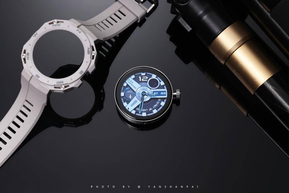 总带一块表太无聊！华为首款可换表壳智能手表WATCH GT Cyber评测