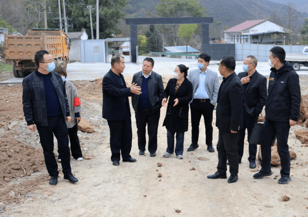 县人大常委会副主任谢建斌带队到留凤关镇调研"生态工业"倍增实施情况