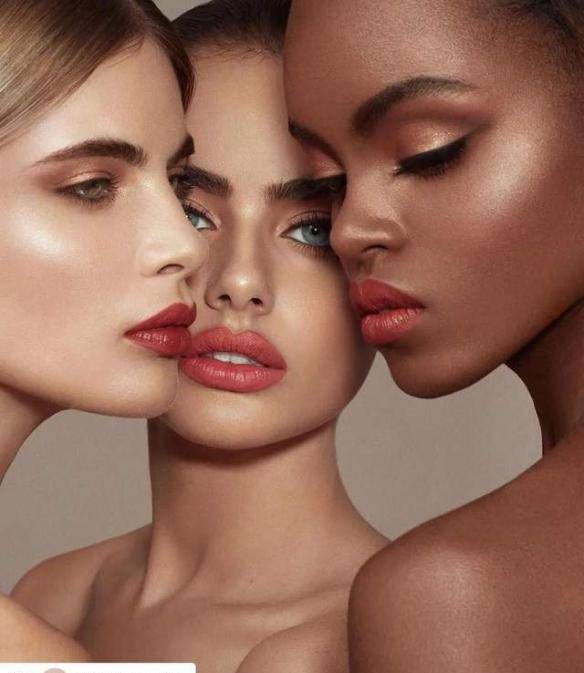 19岁女兵yael shelbia荣登全球最美面孔!看呆梅西_健身_盖尔·加_国家