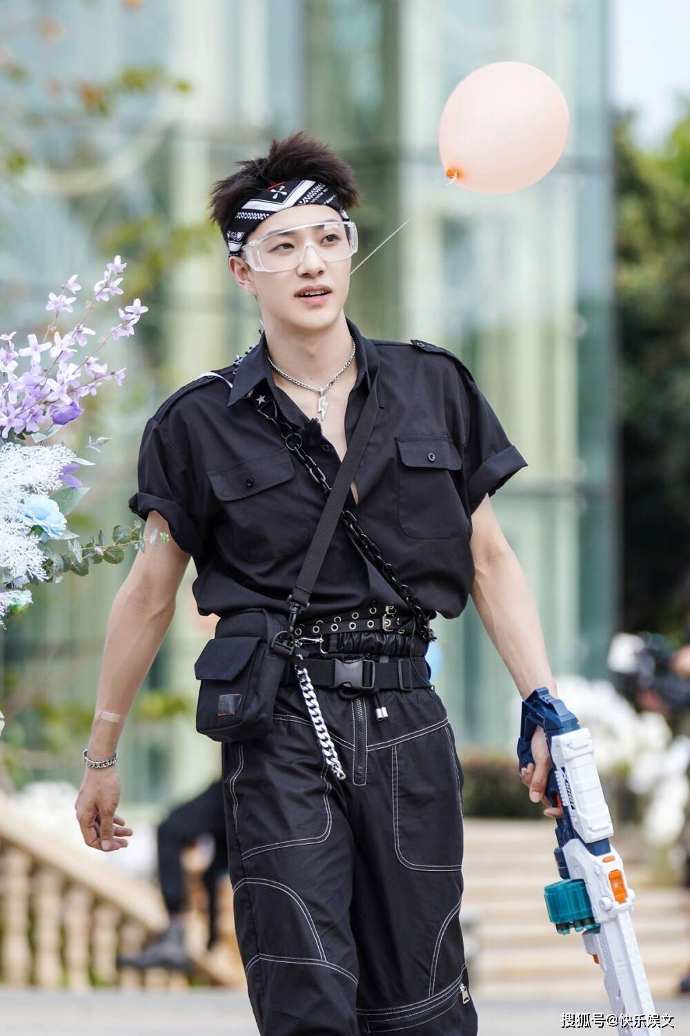 与他人女朋友同房,被现场抓奸画面曝光_张欣尧_网友_对方