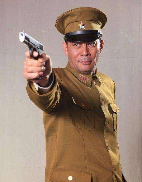 孝顺继母18年,与初恋恩爱35年,走红后的张光北却被说无耻_工作_亮剑