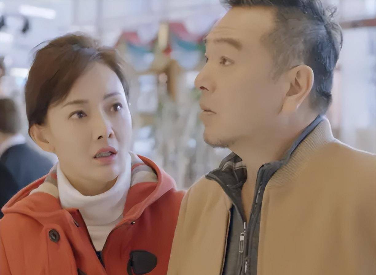 牛莉:在最好的年纪嫁给"普通男人"刘亚东,婚后生三孩美满幸福_俩人