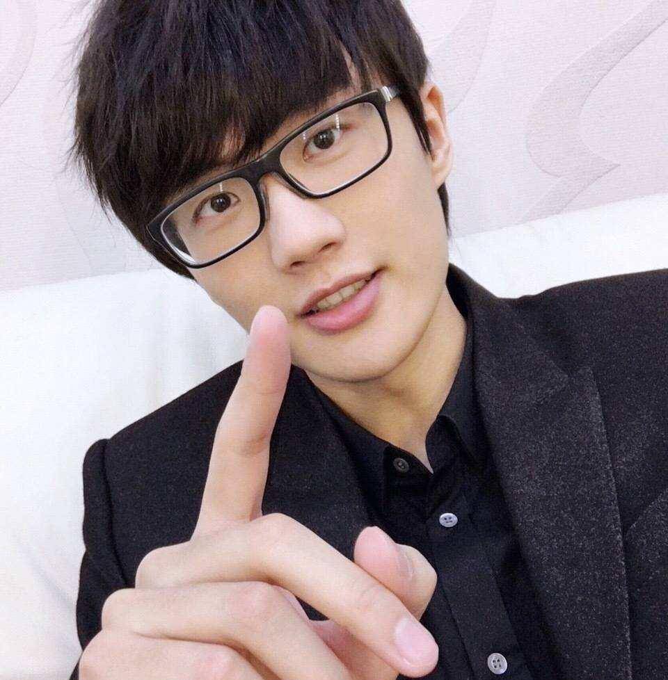 许嵩恋情曝光,曾3次拒绝好声音的邀请,堪称乐坛清流
