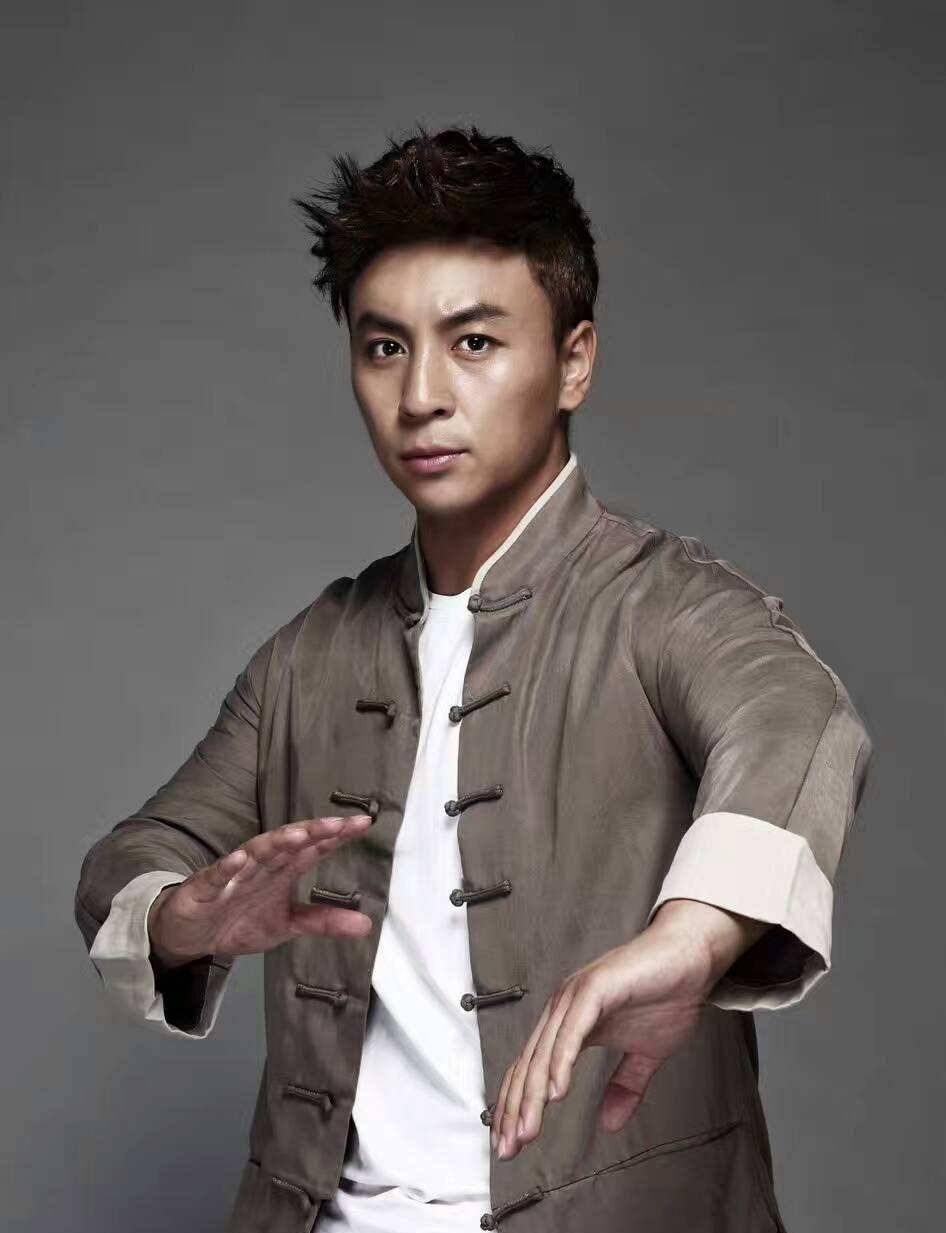 被称为李连杰的"接班人"的释小龙,他如今怎么样了?