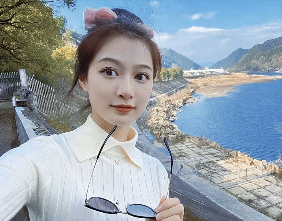 复旦校花冯琳给自己"留后路",若不能实现主持梦,将准备考编制_梦想