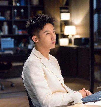 重病住院气质依旧,烈焰红唇被观众批不走心_吐槽_时候_黄景瑜