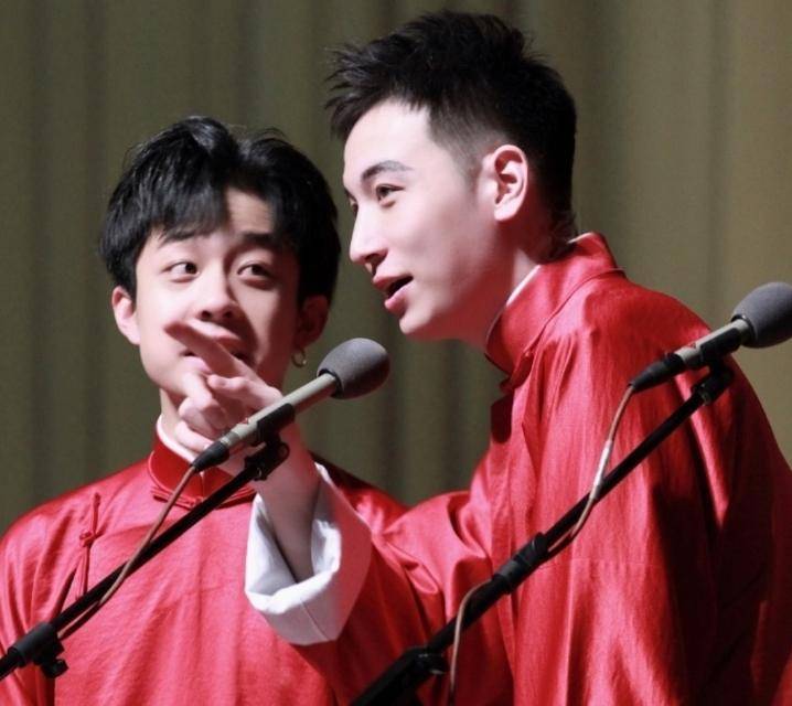 尚九熙:我都不知道你在台上到底要干嘛何九华:我看你就行尚九熙:台下