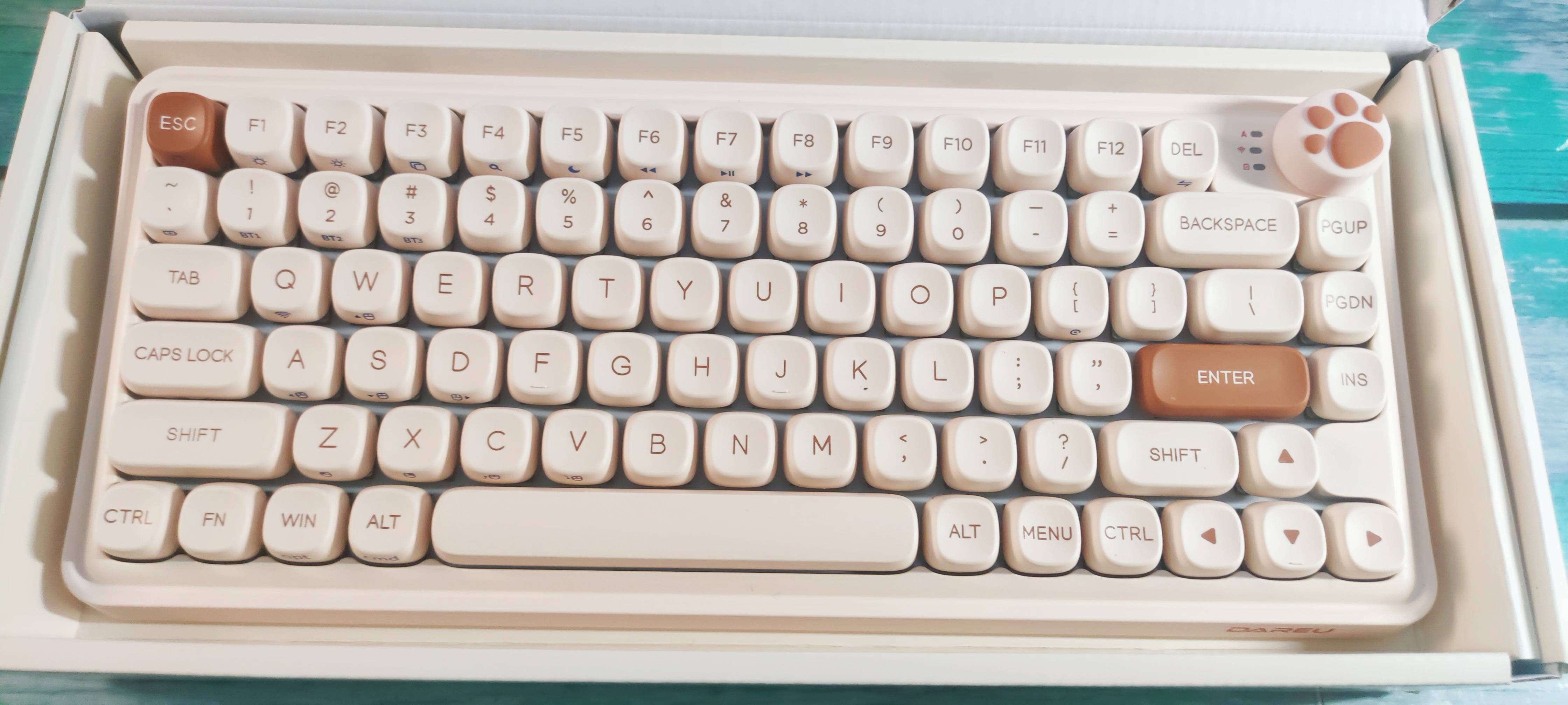 被颜值超高的达尔优小方糖z82无线机械键盘捕获芳心_fn_切换_按键