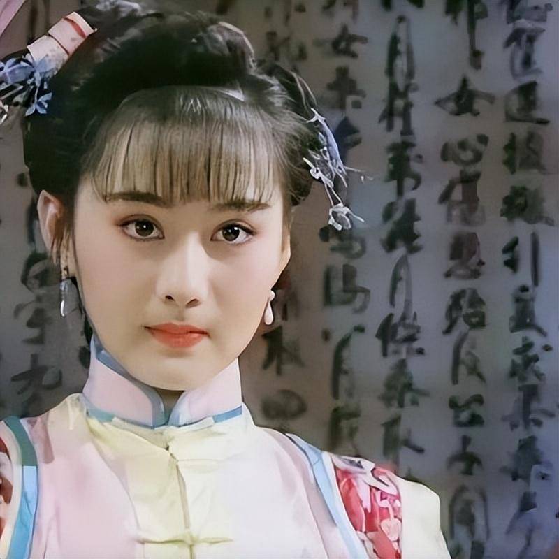 凭借这个角色,陈德容火遍大街小巷.