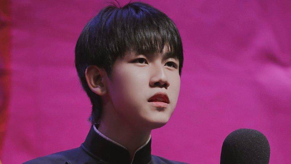 在网上,除了能看到于子淇相关的相声作品外,还能搜到女生对于子淇的