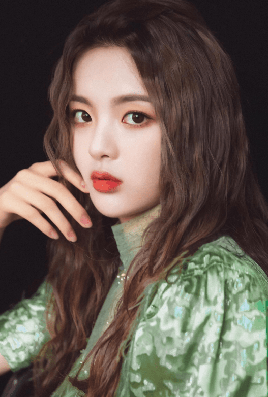 杨超越要谈恋爱了?将和侯明昊组情侣cp,这档综艺来头不小