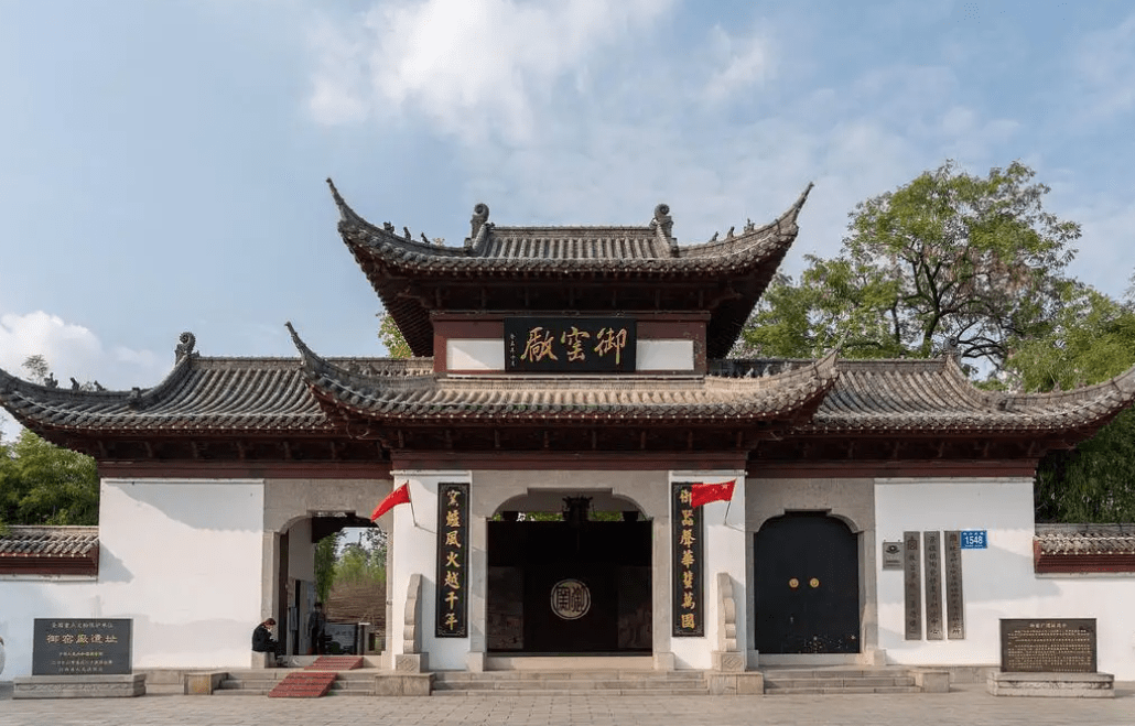 谢咏老师简介,景德镇取名字的来源和历史_陶瓷_中国_瓷器