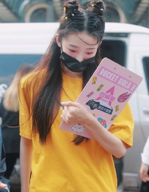 张艺凡“哪吒头”发型火了！镜头拉近的那一刻，发际线过火实在了！