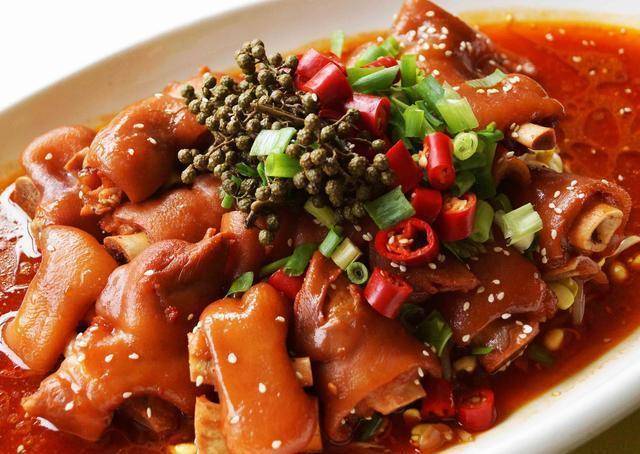 美食推荐:香菇炒荷兰豆,肉炒青蒜,双椒炒鱿鱼须,香辣猪蹄_做法_材料