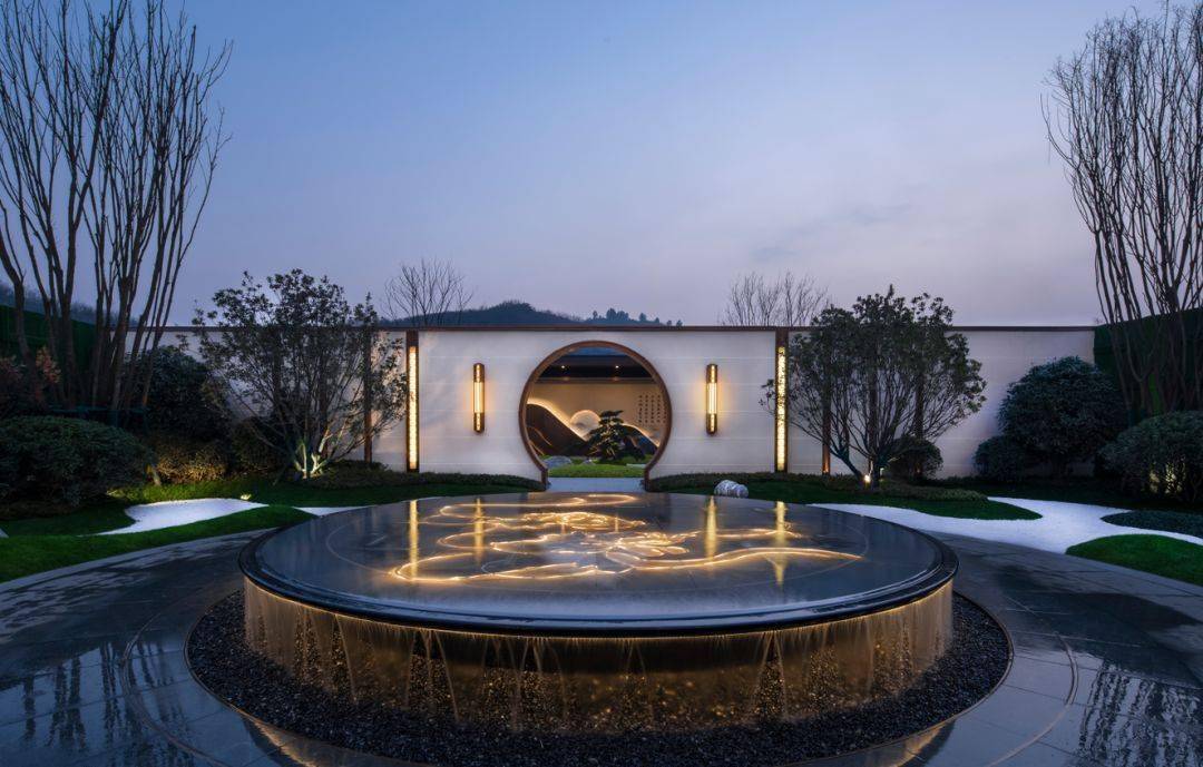 龙湖葛洲坝 · 景粼天著/奥雅设计↑被隐去的"院落"丨安道设计↑永