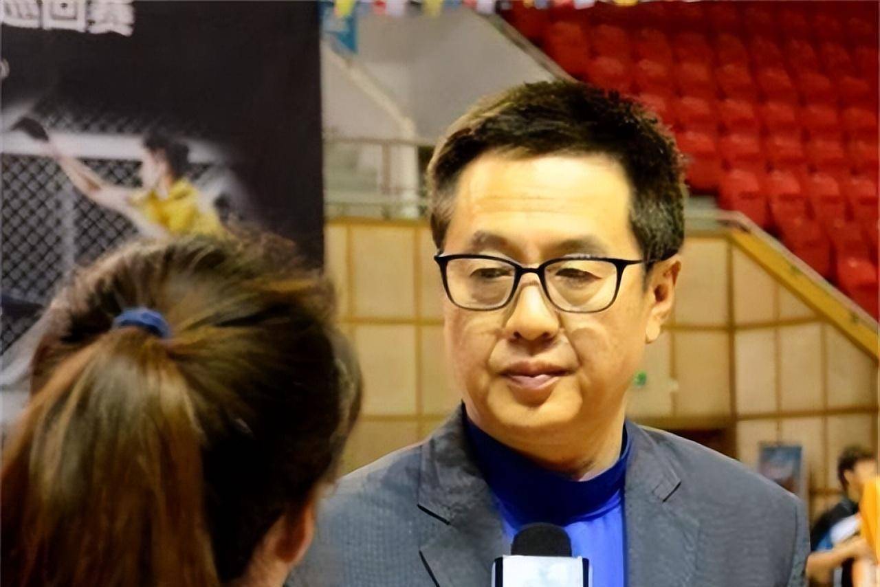 施之皓近况:二婚娶弟子李楠,赴巴新执教,如今面容尽显苍老之态_郭跃