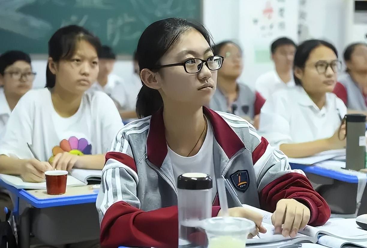 成绩和性别也有关系?高中男生和女生差距明显,老师道出真相_方法_阶段_家长