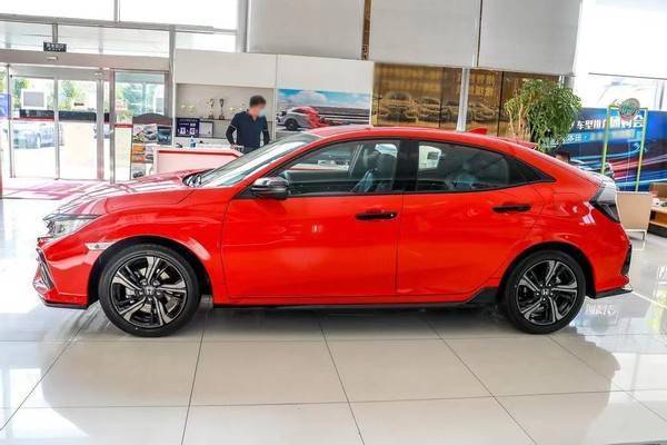 本田思域测评:轴距2700mm,搭载1.5t发动机,表现不俗_搜狐汽车_搜狐网