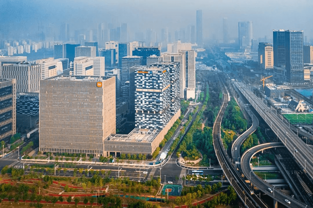 "科技实力"叠加"金融支持",南京金鱼嘴基金街区铸就"新引擎"_绿色