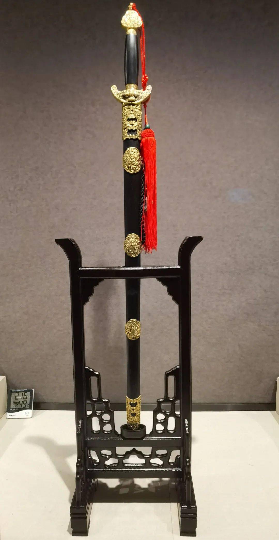 云展览|吉光凤羽 天巧神工 ——"丽水三宝"大师作品展(宝剑篇)_龙泉