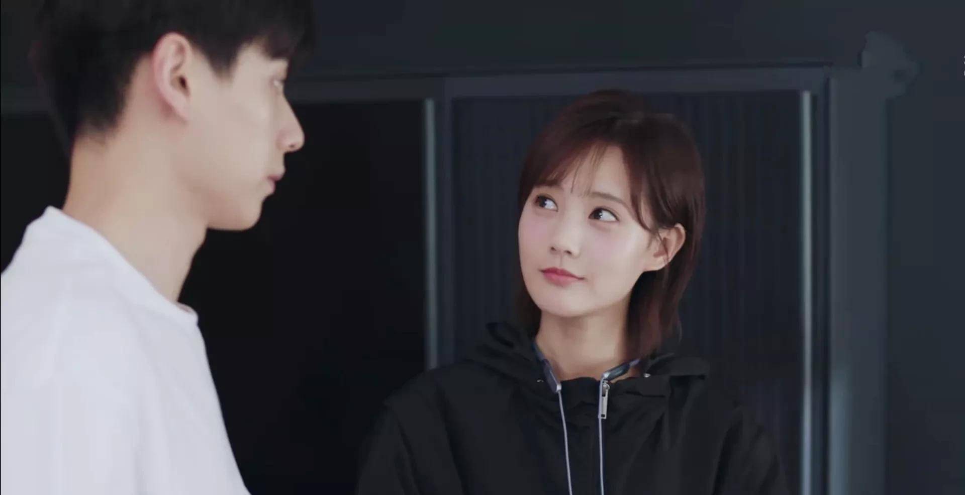 该剧改编自墨宝非宝所著的小说《密室困游鱼》,讲述的是吴白和艾情这