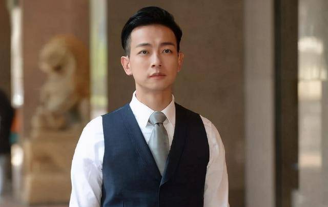 梁烈唯处处不如陈小春?