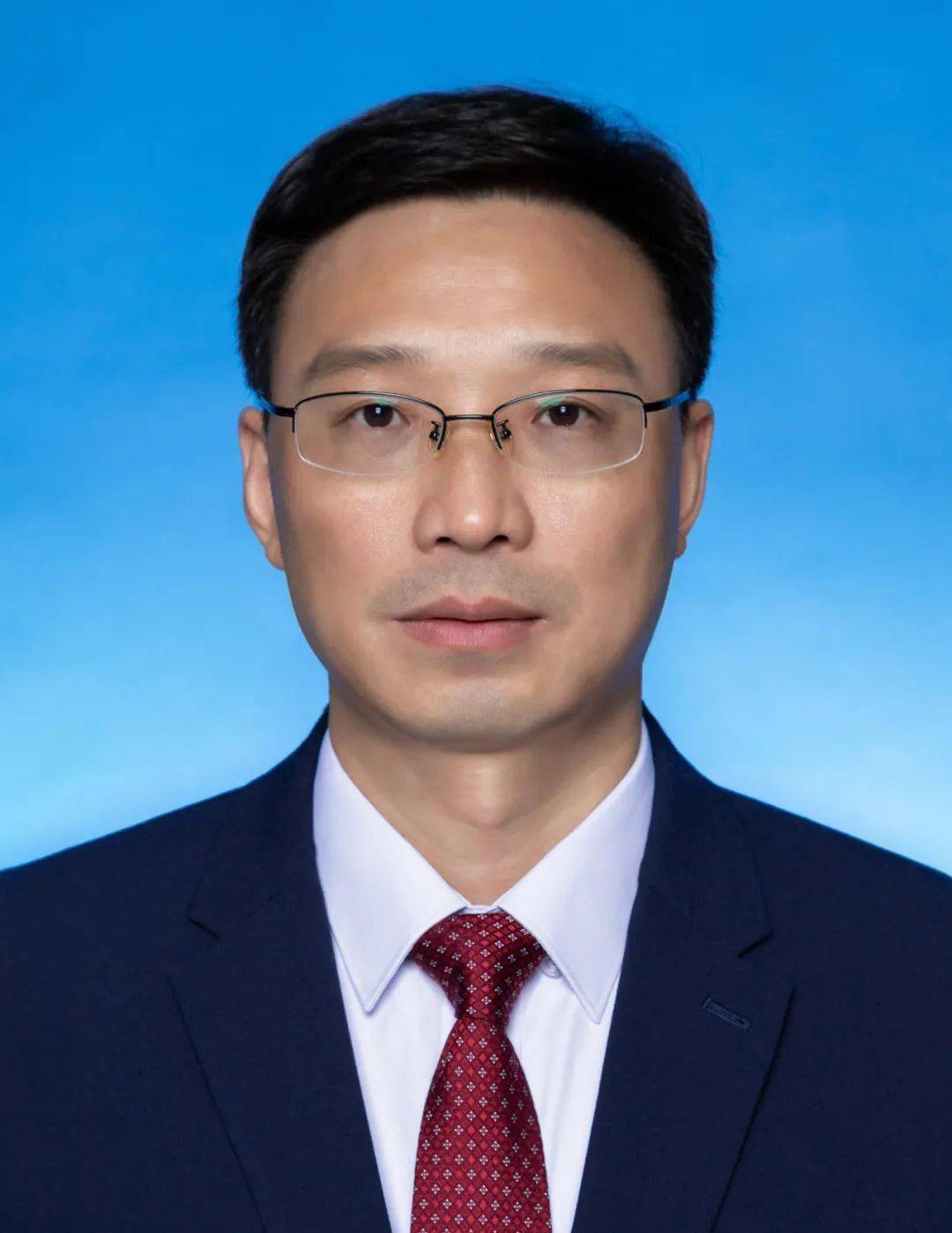 男,汉族,1970年10月生,研究生,中共党员,当选为东莞市人民政府副市长