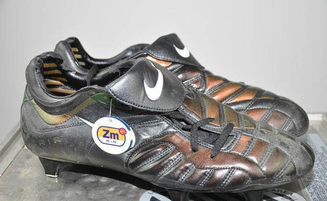 17岁签约nike,t90头号代言人欧锦赛反水怒喷球鞋散热差_托蒂_意大利