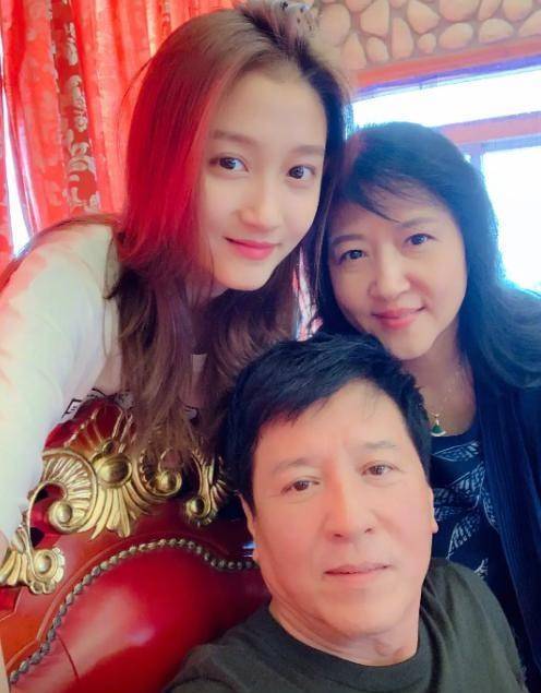 关晓丹_妹妹_关少