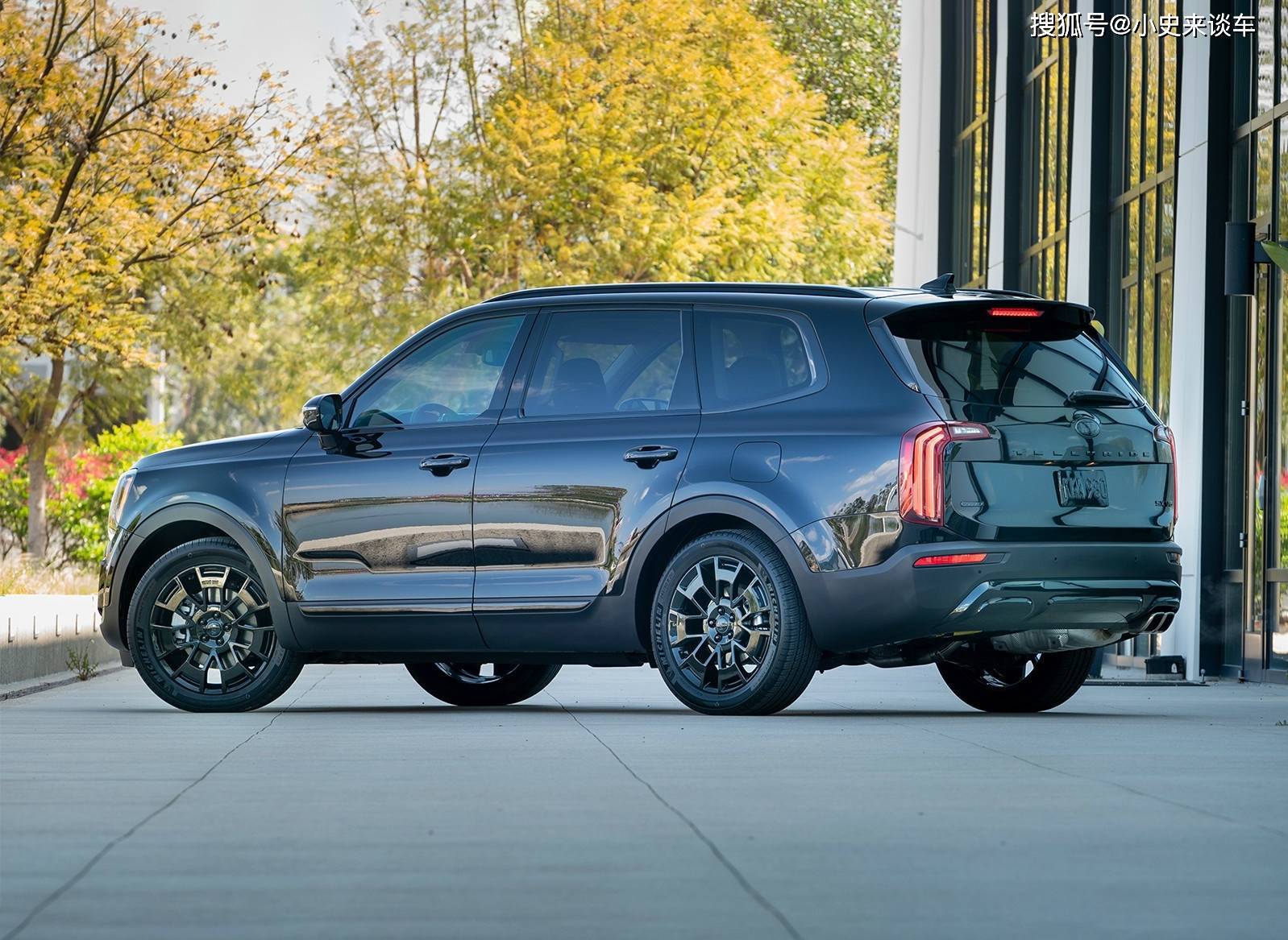 起亚"霸道"不怒自威!